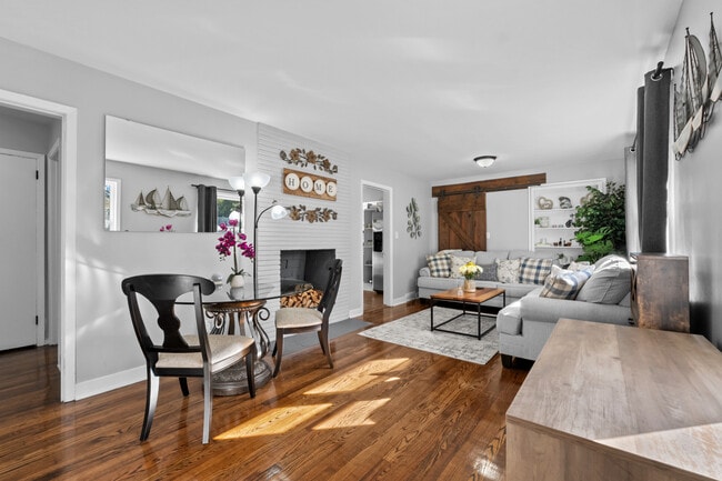 Photo - 1945 Camp Greene St