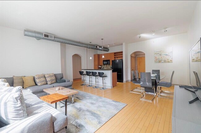 Building Photo - 1901 Post Oak Blvd Unit 3205