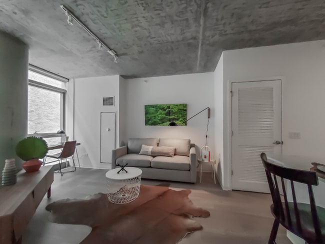 Photo - 1378 S Wabash Ave