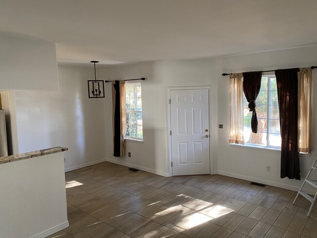 Photo - 627 S Depew St