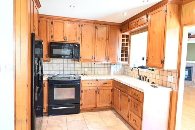 Photo - 1325 W 34th St