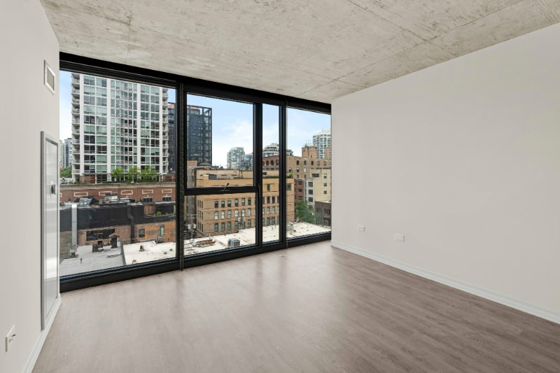 Photo - 165 W Huron St