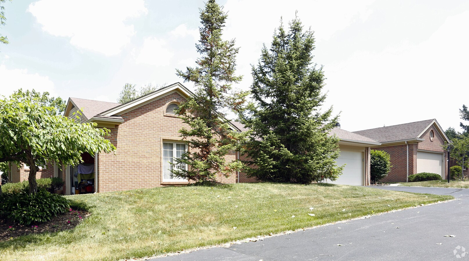 Photo - Chardonnay Village