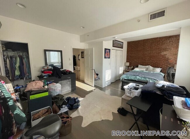 Photo - 1404 Beacon St Unit 3