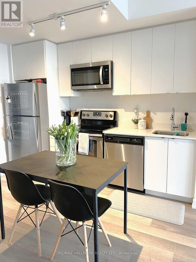 Photo - 5240 Dundas St Unit B616