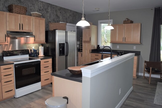 Photo - 250 Paddock Dr