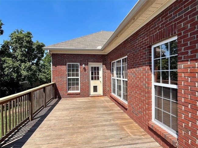 Photo - 613 Castle Brook Dr