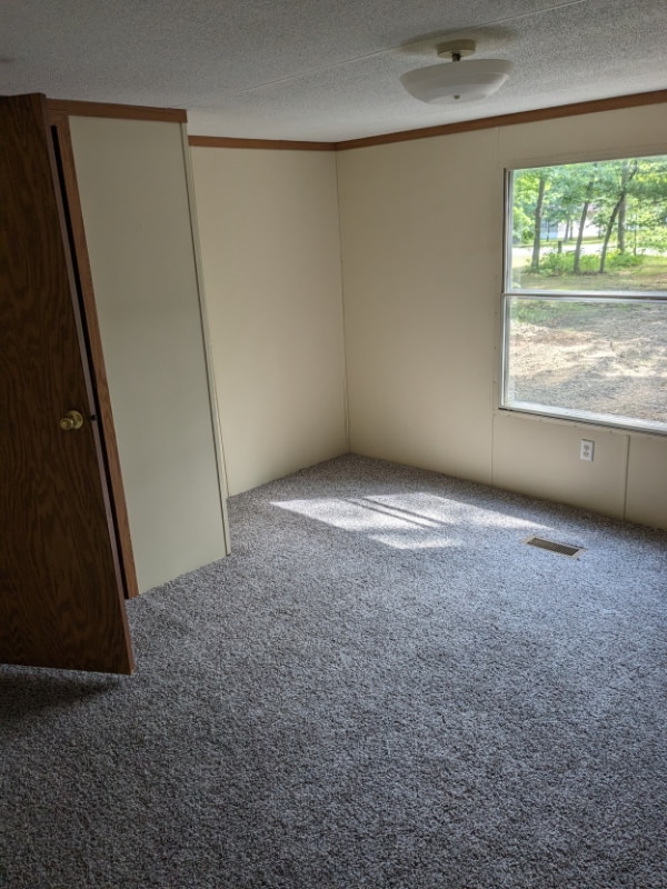 Photo - 4684 Rosemarie St