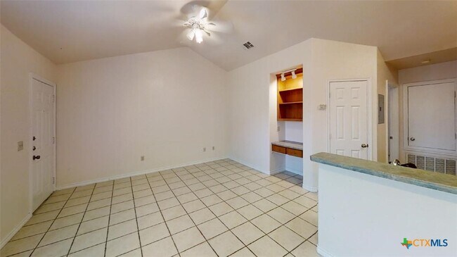 412 Burleson St Unit 121