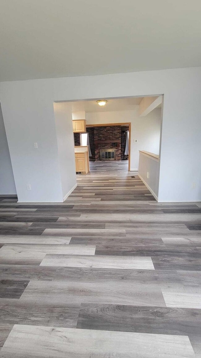 Photo - 655 Robinwood Dr