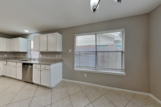 Photo - 4959 Sentry Woods Ln