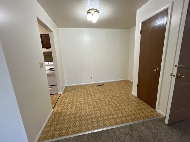 Photo - 93 S Valley Dr