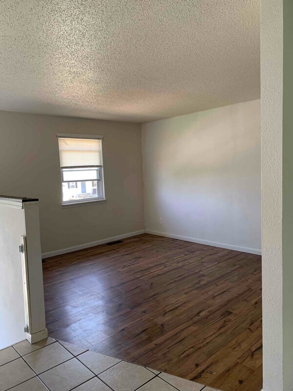 Photo - 403 9th St