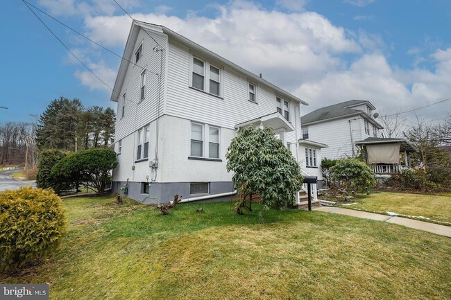 Photo - 2612 Olyphant Ave