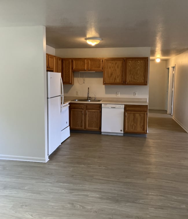Building Photo - 3 Bedroom Home for rent in Des Moines, IA Unit 639 E. Hughes Ave