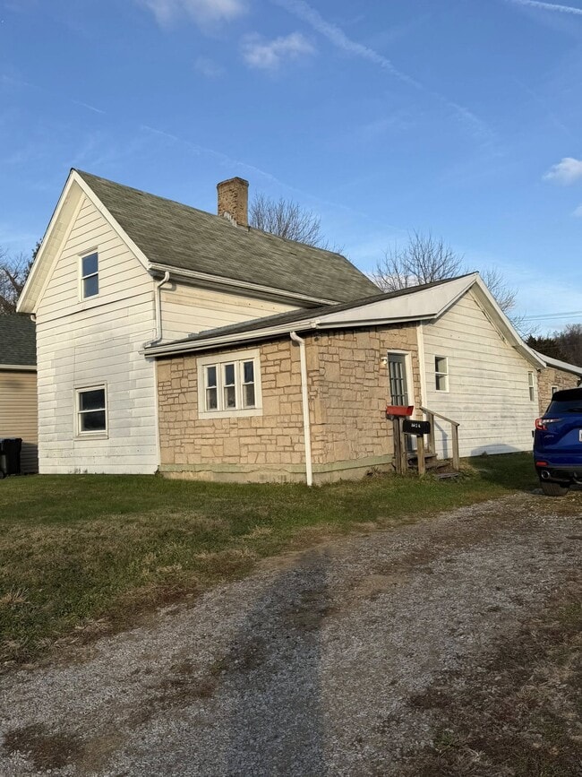 Building Photo - 1024 Moxahala Ave