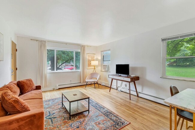 Photo - 2948 Wardall Ave Unit 1