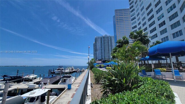 Photo - 905 Brickell Bay Dr Unidad 1831