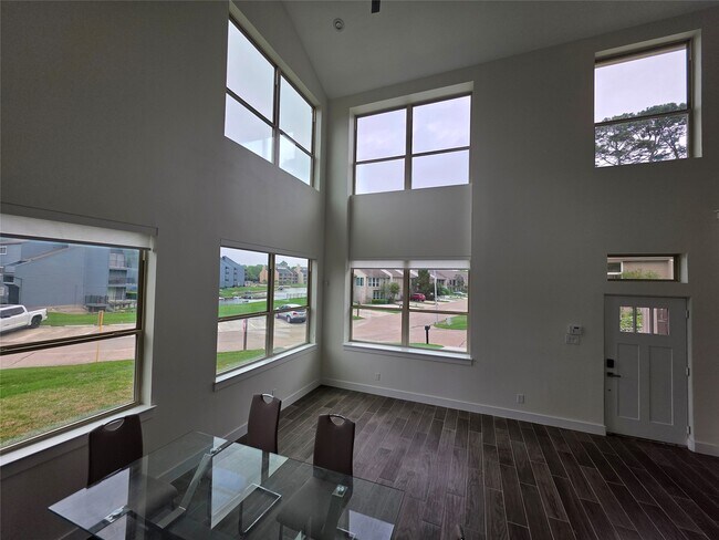 12255 Trail Hollow Dr