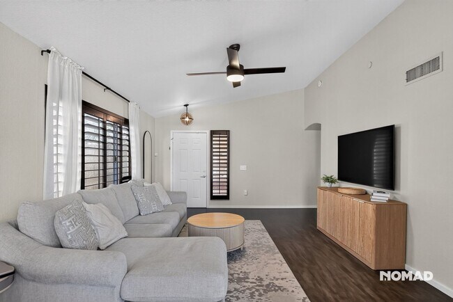 Photo - 4722 E St John Rd