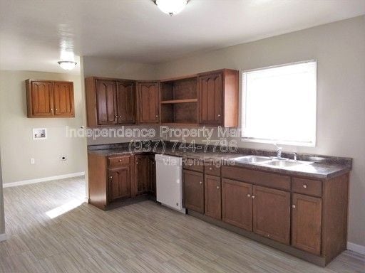 Photo - 4381 Marlowe St