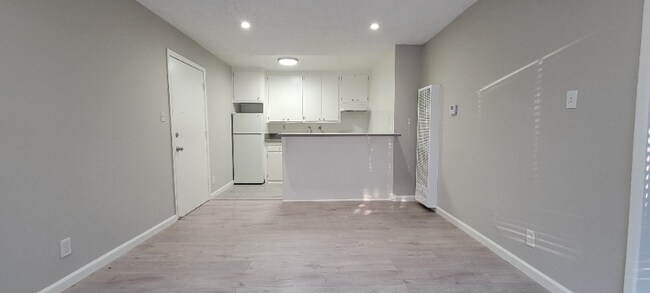 Photo - 1818 N New Hampshire Ave Apartment