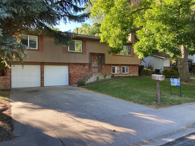 Photo - STUDENTS WELCOME! 5 Bedroom 3 Bathroom Bi-Level Single-Family Home in Midtown Fort Collins