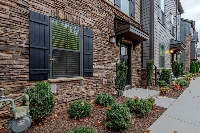 Photo - 120 Rollins Ave