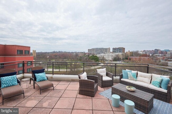 Photo - 1011 Arlington Blvd Unidad 1102