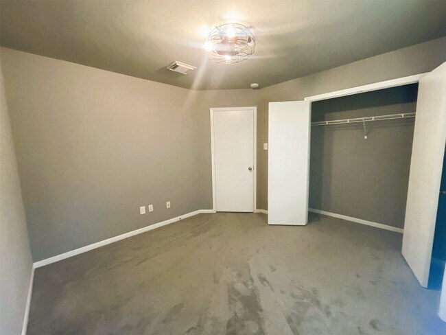Photo - 1410 Danby Heath Ln