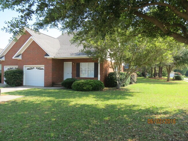 Photo - Landmark Pointe Subdivision- 3 Bedroom, 2 ...