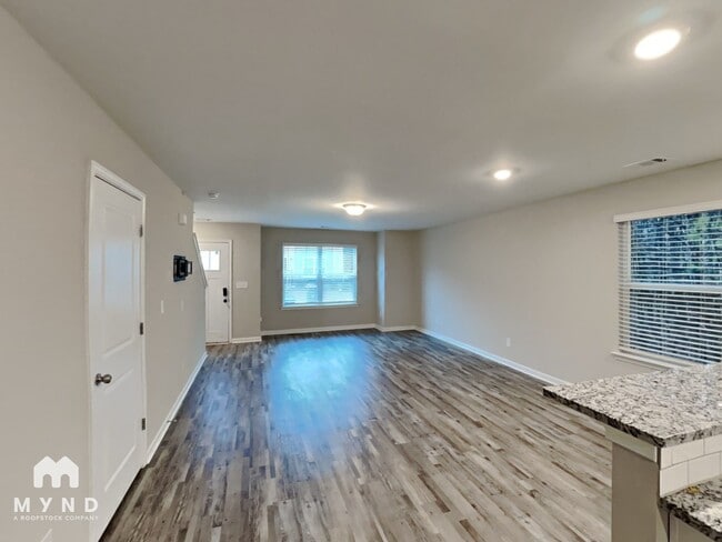 Photo - 331 Ashigan St