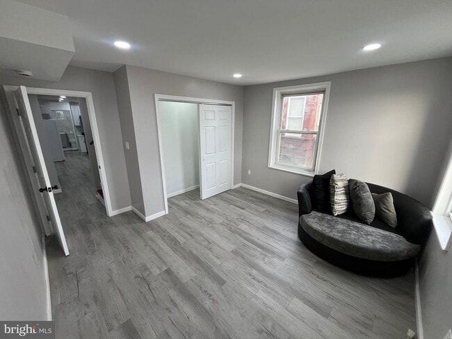 Photo - 6413 Buist Ave