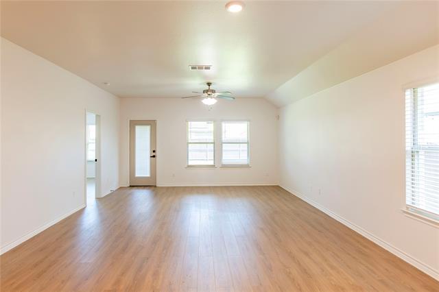 Photo - 408 Rawhide Way