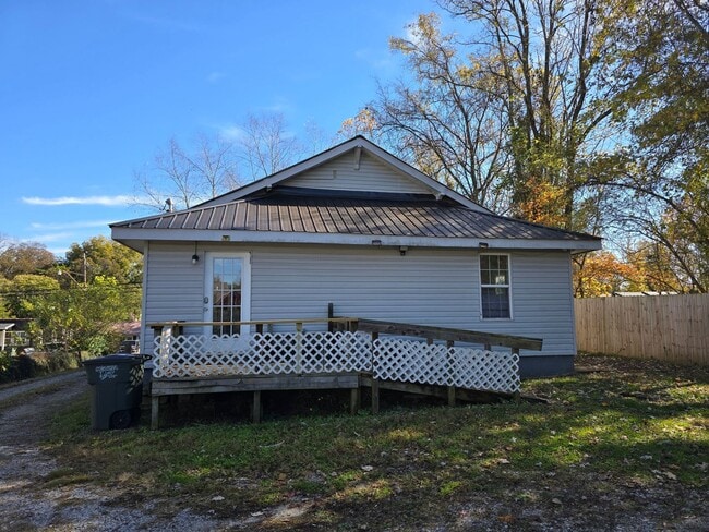 Photo - 117 N Main St