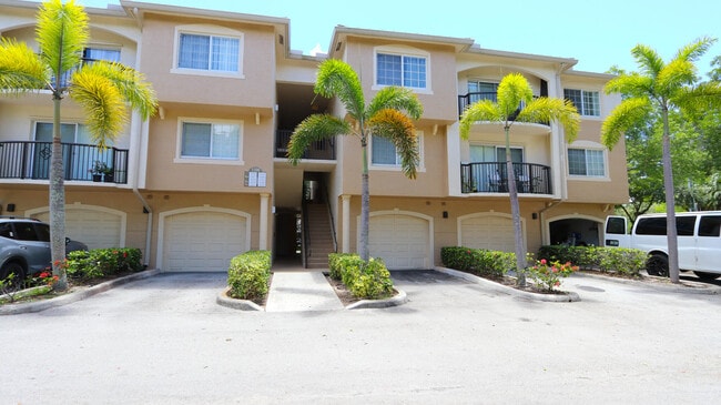 Building Photo - 1100 Crestwood Ct S Unit 1112 Rental