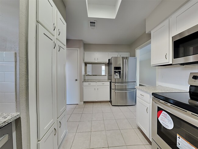 Photo - 16007 Brookford Dr