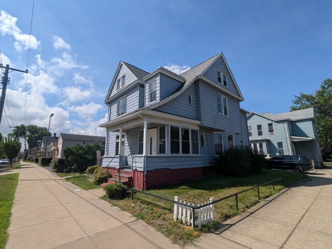 Photo - 402 Myrtle St
