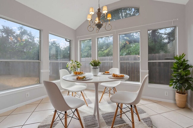 Photo - 1902 Cupolla Mountain