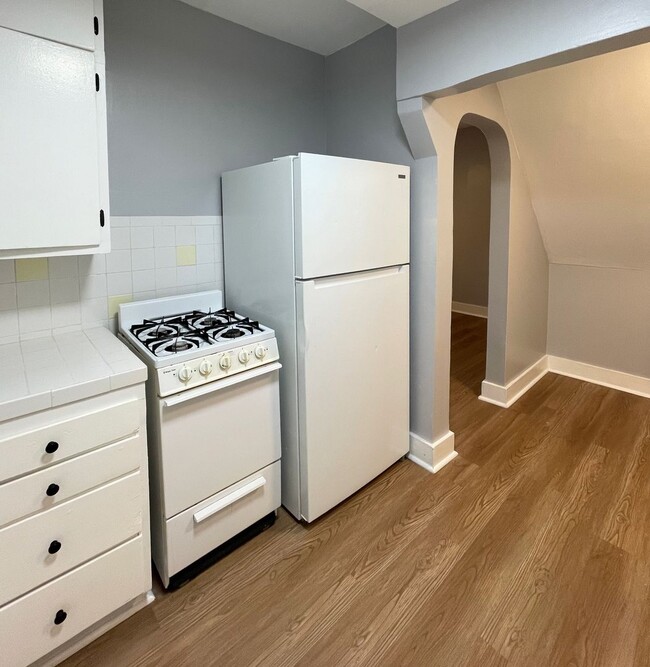 Photo - 14 N Maple St Unit #4