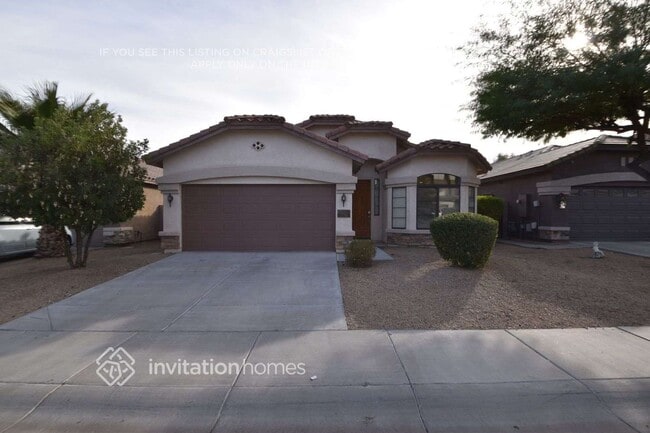 Building Photo - 2213 W Carolina Dr