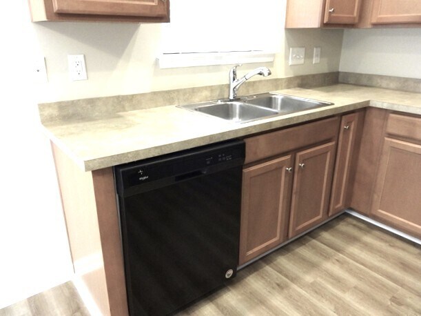 Photo - 2426 Thoreau St