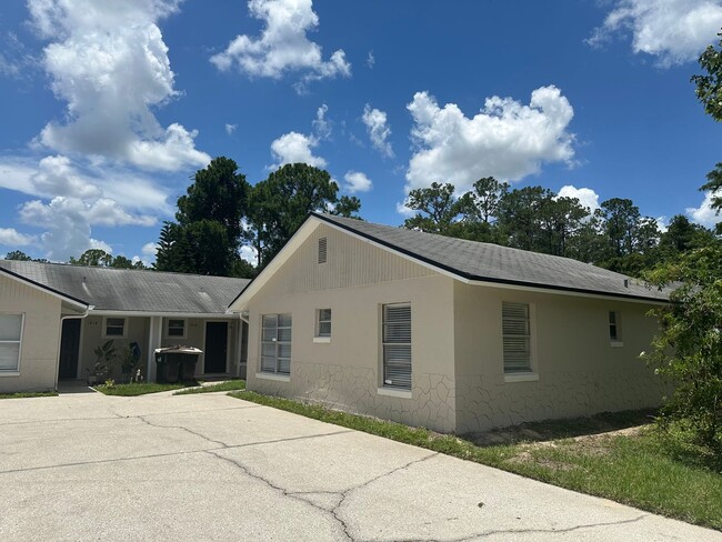 3 bed 2 bath tri plex near UCF - 3 bed 2 bath tri plex near UCF Townhome