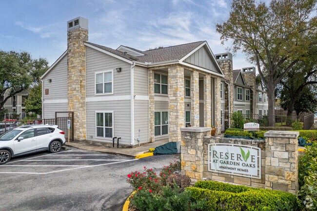 3405 N. Pastor Dr. - Reserve at Garden Oaks
