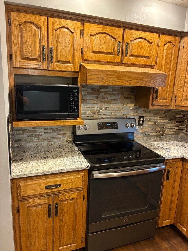 Photo - 1006 Woodland Ct