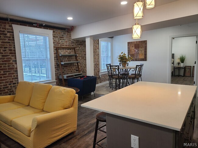 212 Morgan St Unit B
