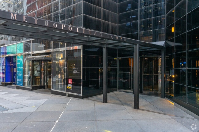 Photo - Metropolitan Tower