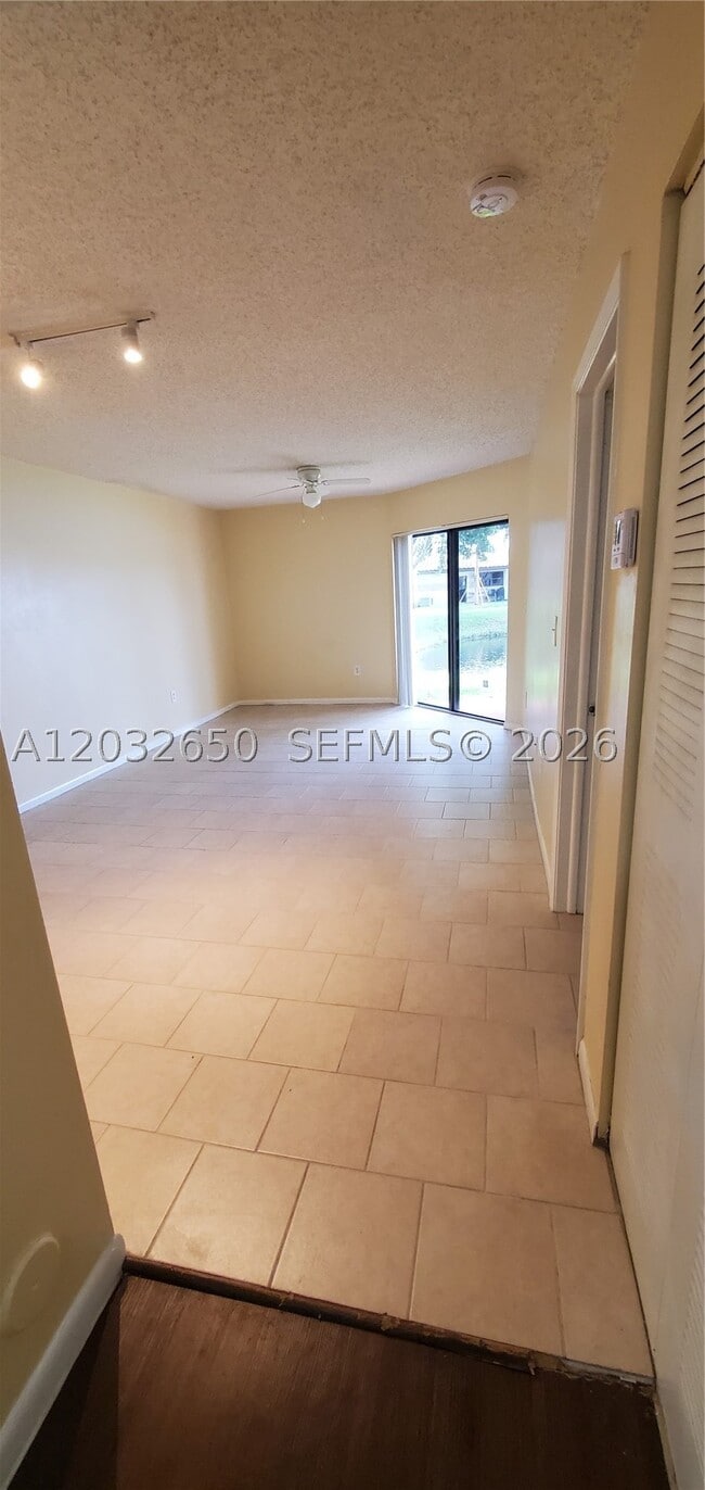 9823 Nob Hill Ct Unit 9823