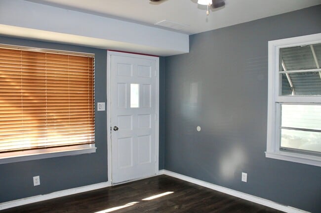 Photo - 3922 Herrick St