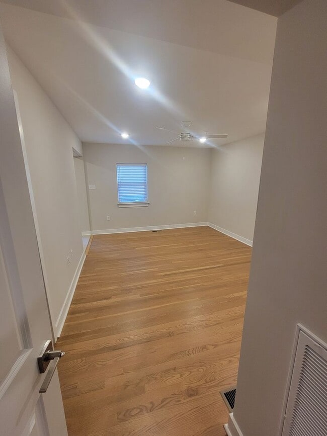 Photo - 1111 N Thompson St Unidad 104